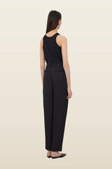 ALIO Pleated trousers — model back
