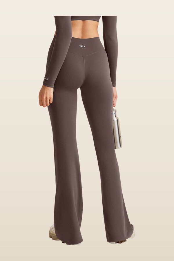 DayFlex Soft Wrap Yoga Pant — model back