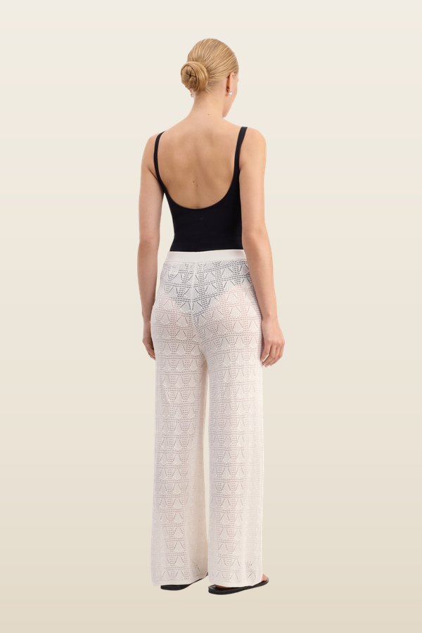 EGEO Elasticated waist trousers — model back