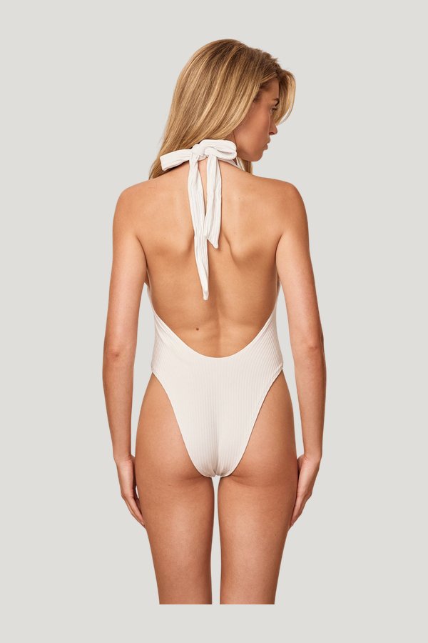 Montego One Piece — carry 3