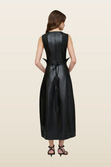 Evora - Leather belt — model back