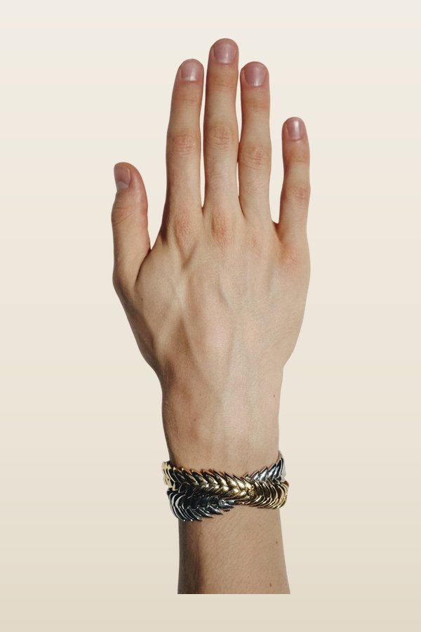 Spikelet bracelet — model back