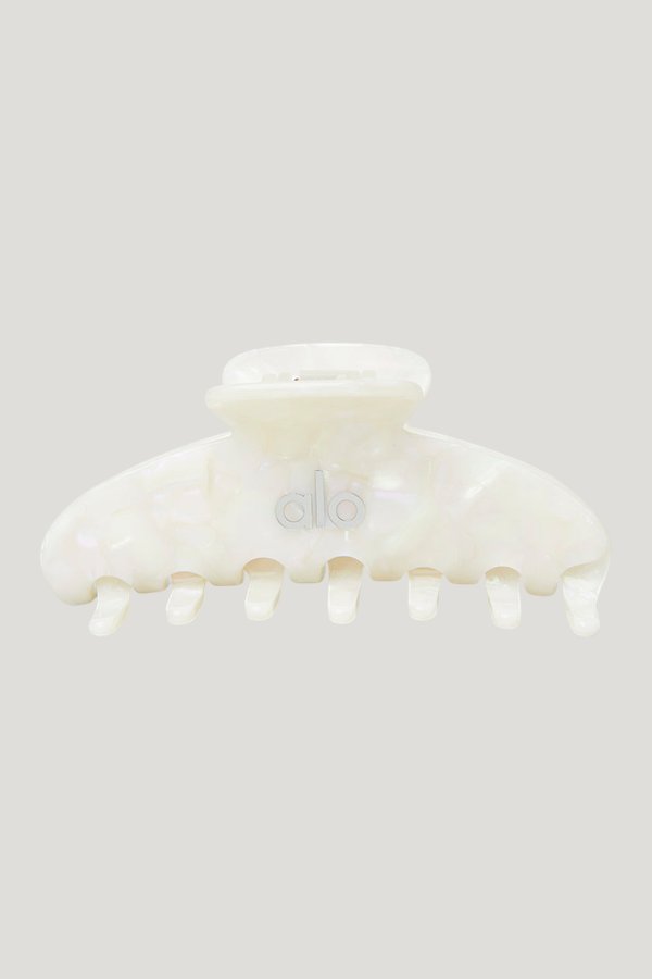 90's Claw Clip - White Pearl — model front