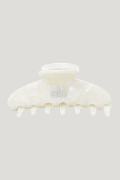 90's Claw Clip - White Pearl — model front
