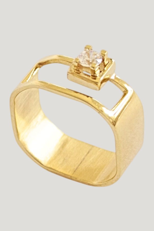 1984 Ring — model side