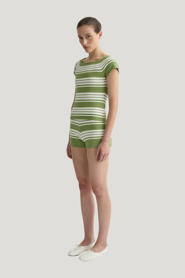 Anna Top — model side