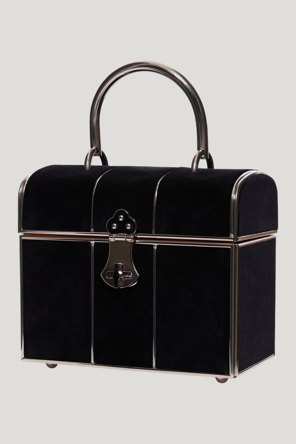 Annie’s Treasure Chest - Onyx — model front