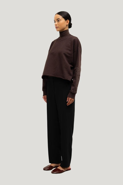 Arielle Tapered Pant — model side