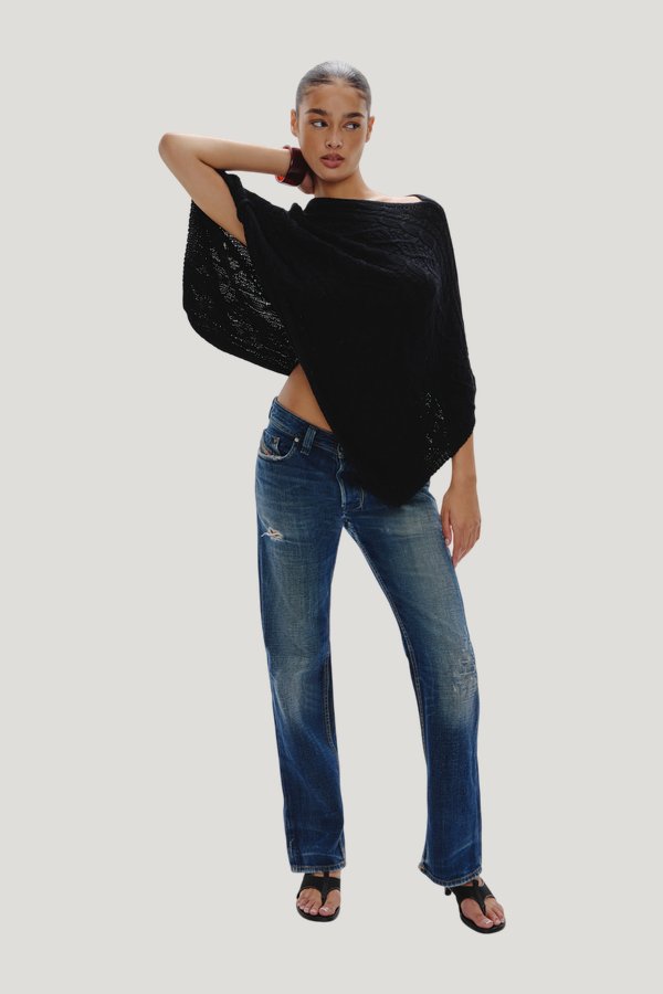 Aspen Cotton Knit Poncho — carry 2
