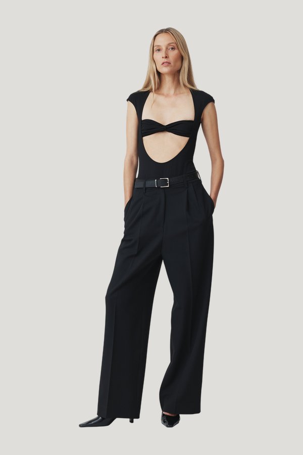 Baes Bodysuit — carry 2