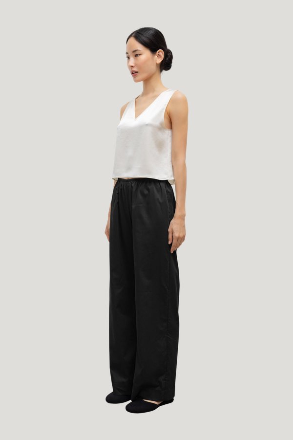 Barb V Neck Shell — model side