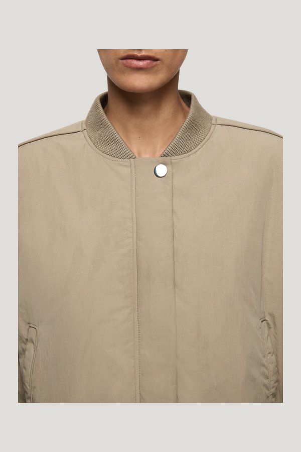 Bastien Bomber Jacket - Taupee — model side