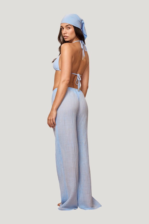 Belize Pant - Sky Crinkle Linen — model side