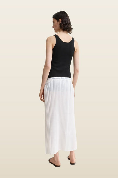 Belted pleated skirt — carry 4