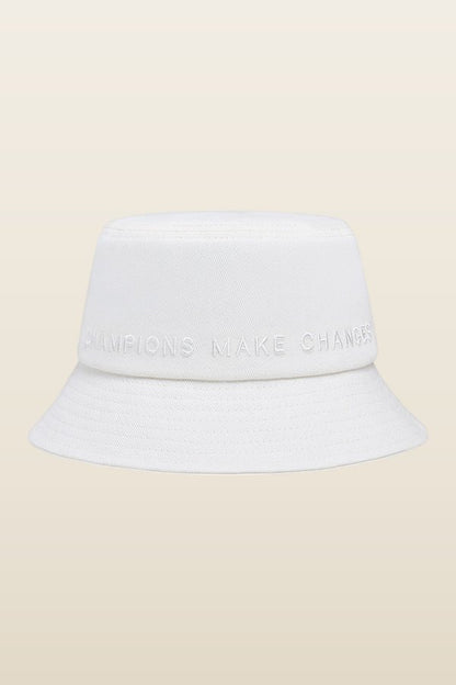 Bucket hat — model back