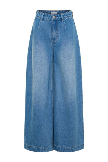 Bobby Oversized Jean With Front Pleat - Summer — packshot