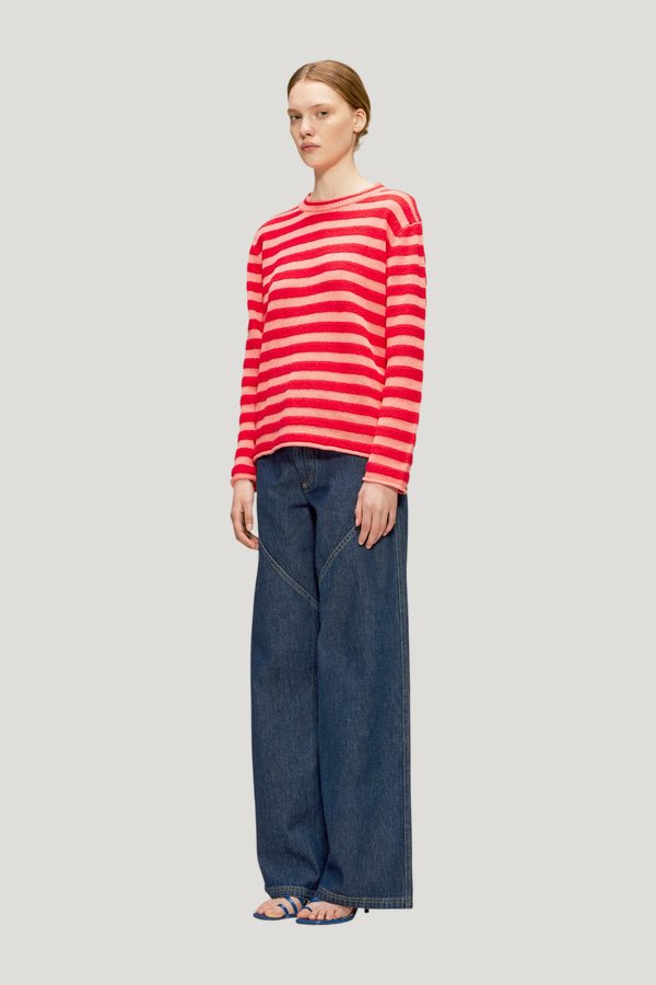 Cambridge Boyfriend Denim — model side