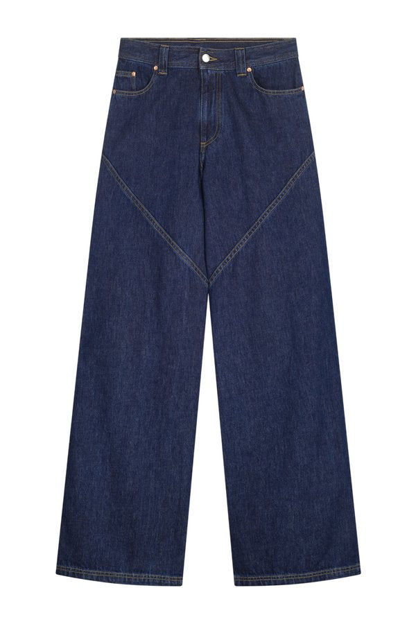 Cambridge Boyfriend Denim — packshot