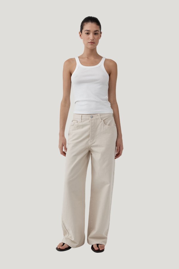 Canvas Classic Mid Rise Jeans — model front