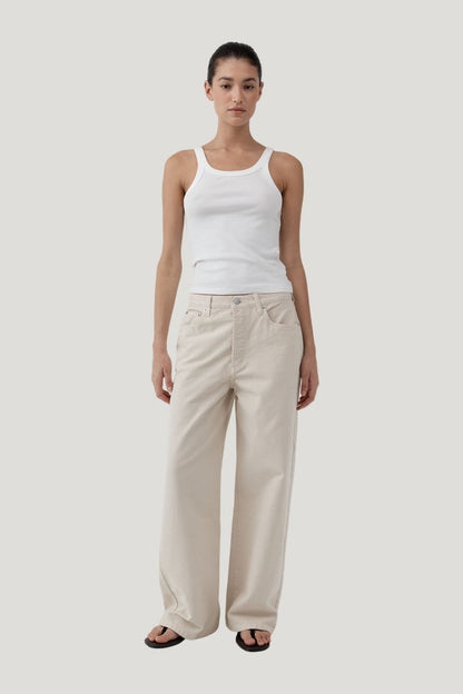 Canvas Classic Mid Rise Jeans — model front
