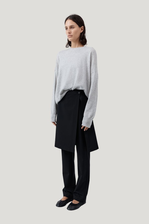 Cashmere Sweater — carry 3