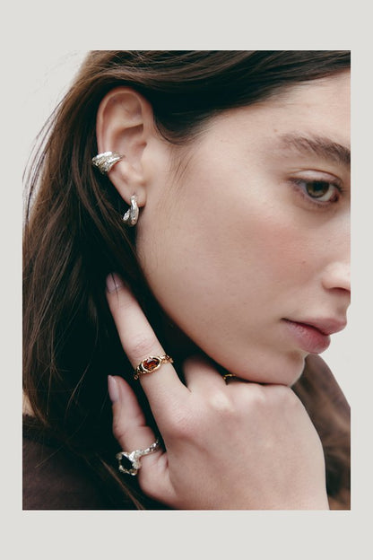 Cau Earrings Silver — model side
