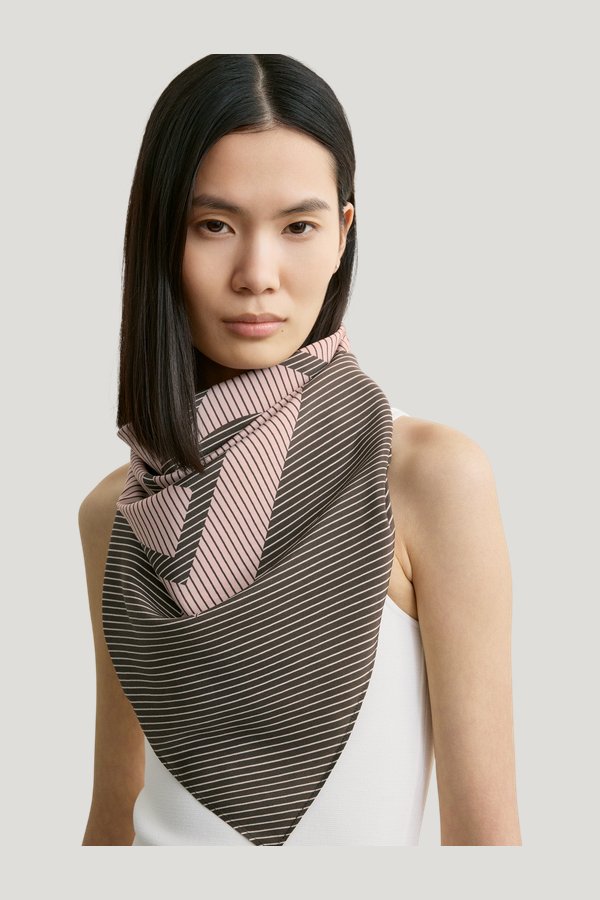 Centered monogram silk scarf walnut — model front