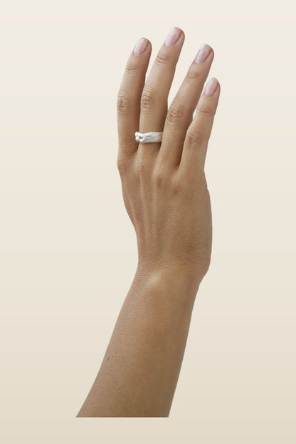 Chunky Ring Silver — model back