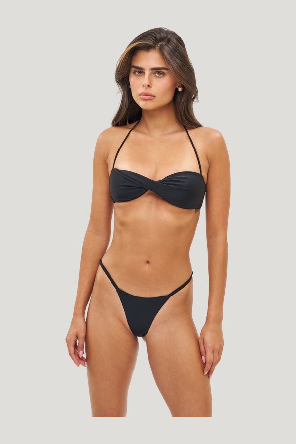 Ciel Black - Top — model front