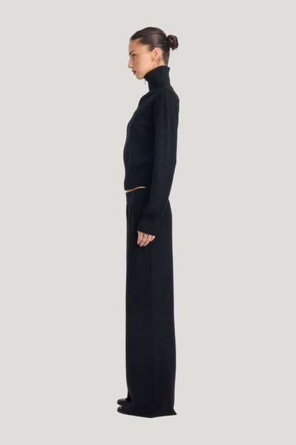 Clarisse Knit Pant — model side