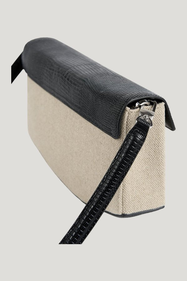 Clip canvas clutch — model front