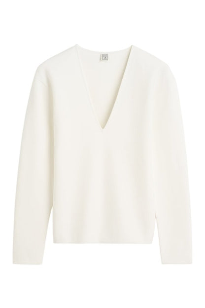 Compact knit v-neck — packshot