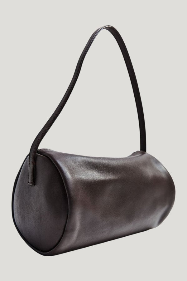 Connolo Shoulder Bag — model front