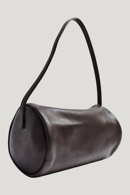 Connolo Shoulder Bag — model front