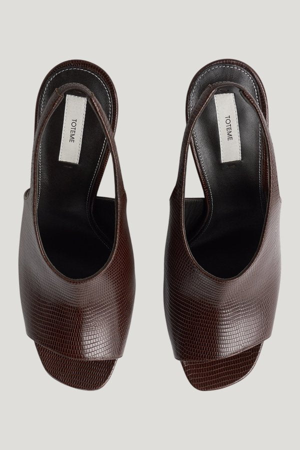 Contour lizard-embossed slingbacks — model side