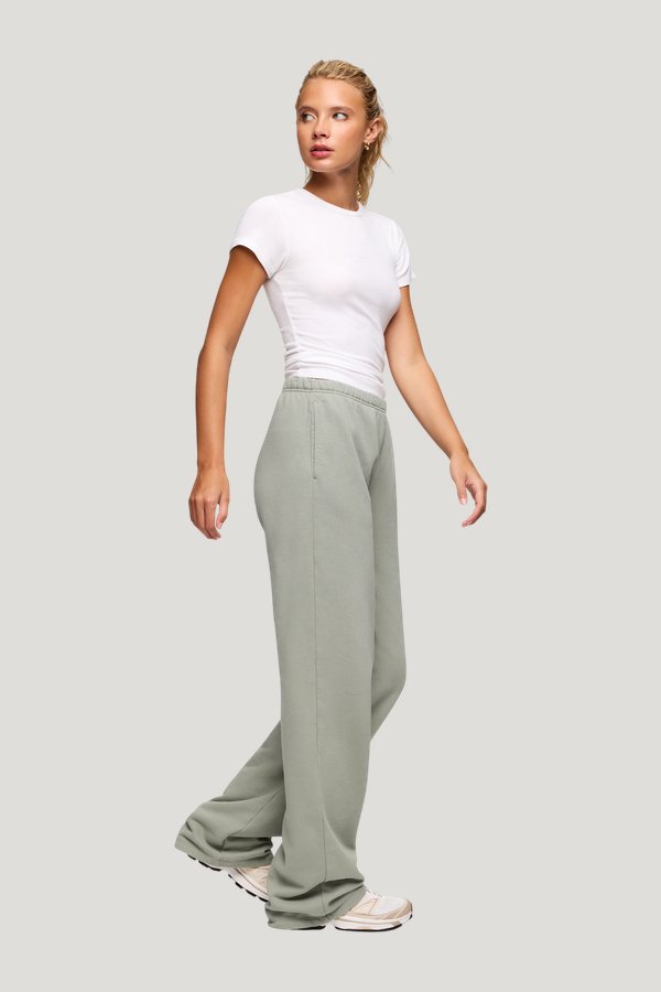Core Fleece Wide Leg Sweatpant | Pistachio — model side