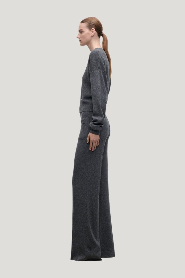 Luna Jumper — carry 3