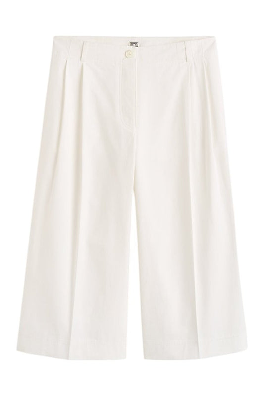 Cropped trousers — packshot