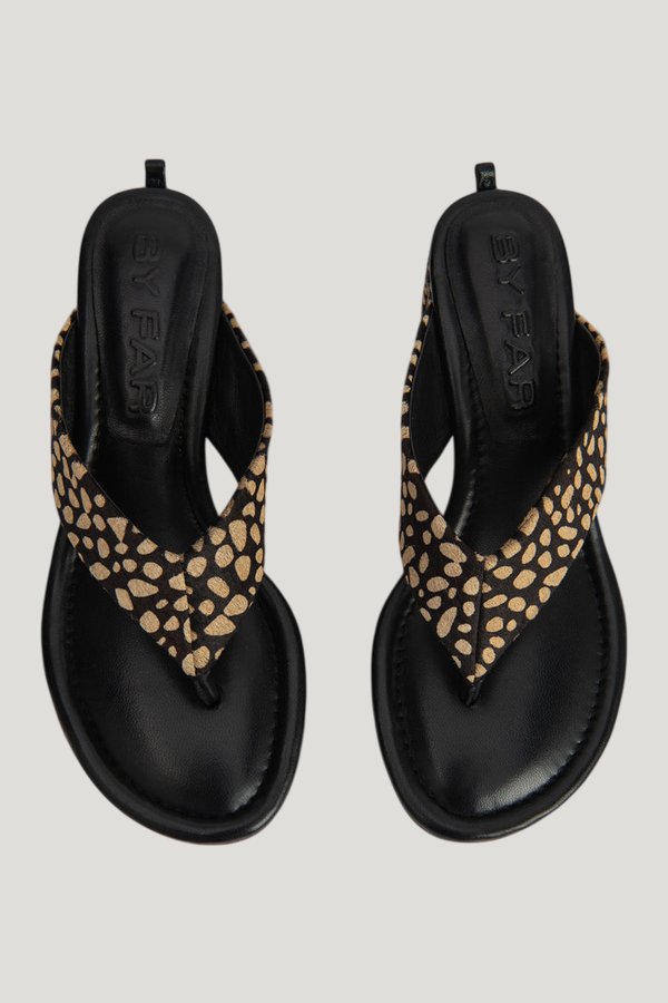 Dasha Heel Black Cheetah Pony Hair — model side