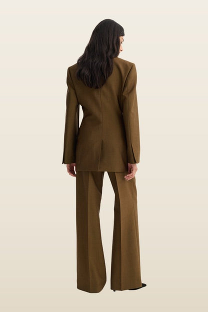 Hourglass blazer | golden — model back