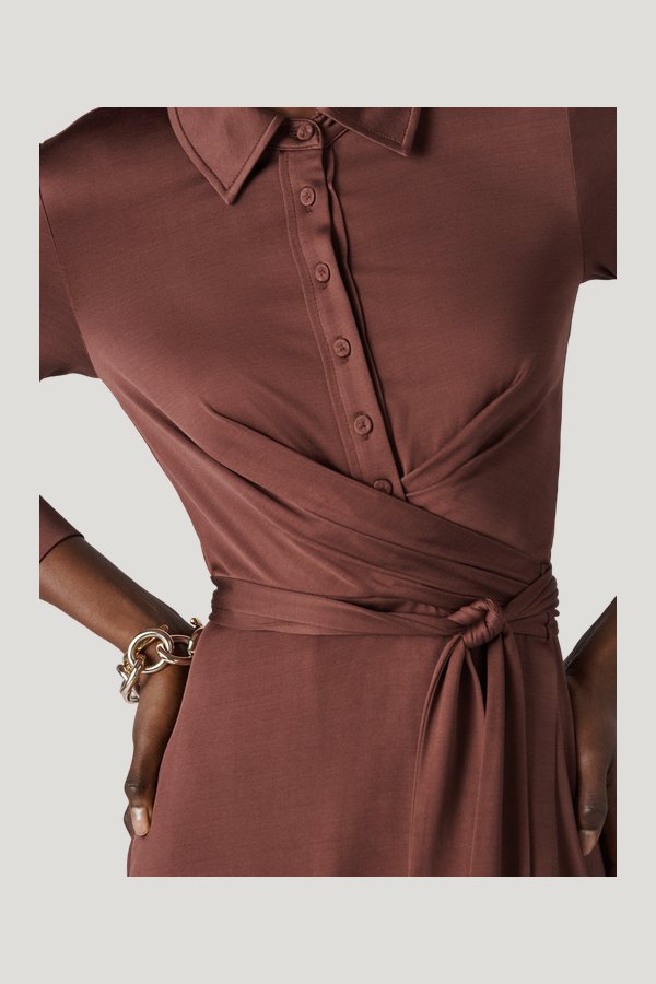Sana Dress — model side