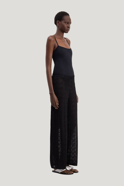 EGEO Elasticated waist trousers — model side