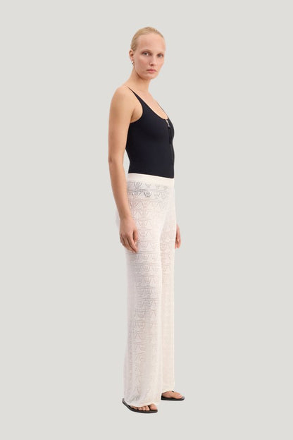 EGEO Elasticated waist trousers — model side