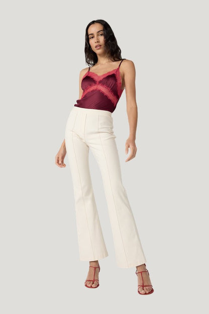 Elise Jeans — model side