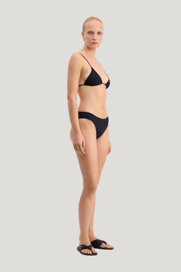 ELVIRA TOP Triangle bikini top — model side