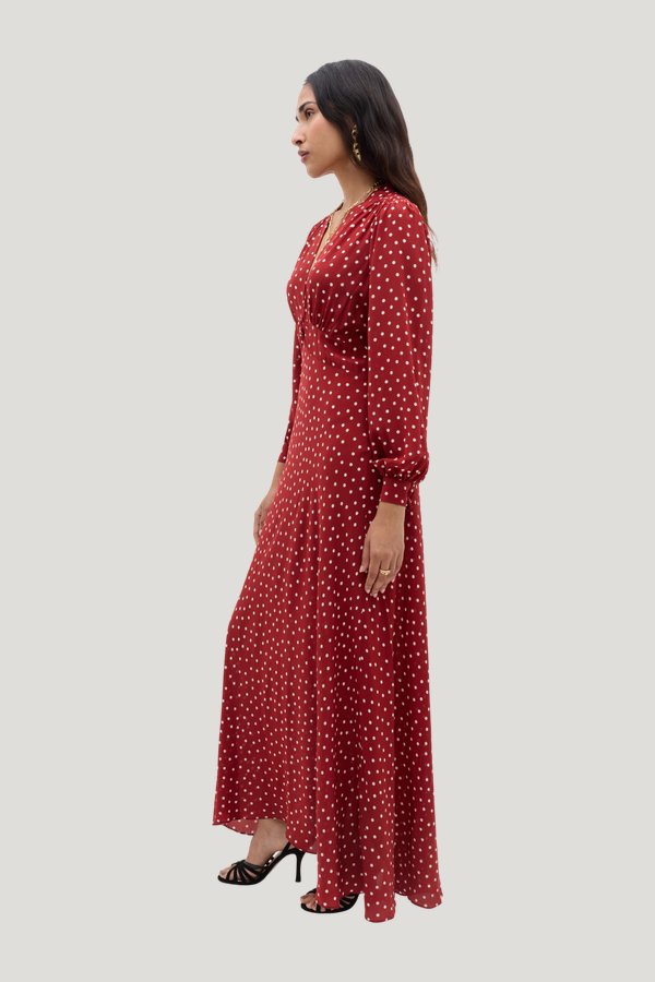 Emory - Layla Dot — model side