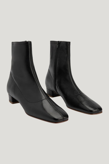 Este Black Leather Ankle Boot — model front