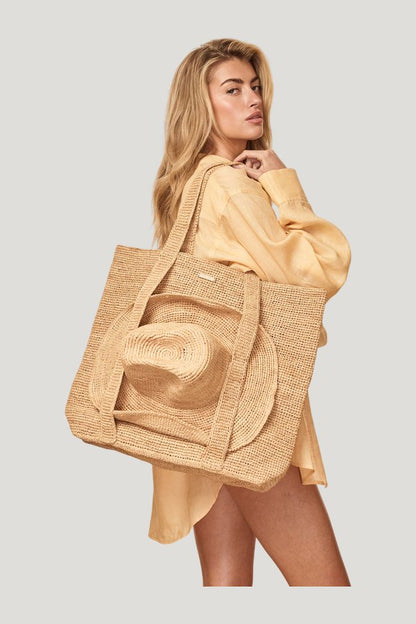 Exuma Bag - Natural — model side