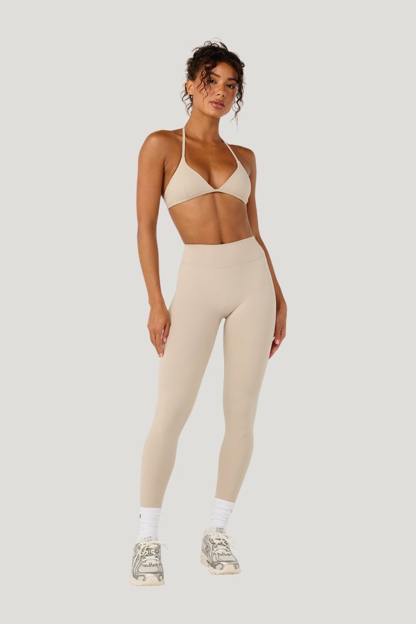 Form Invisible Scrunch Leggings | Fawn — model front