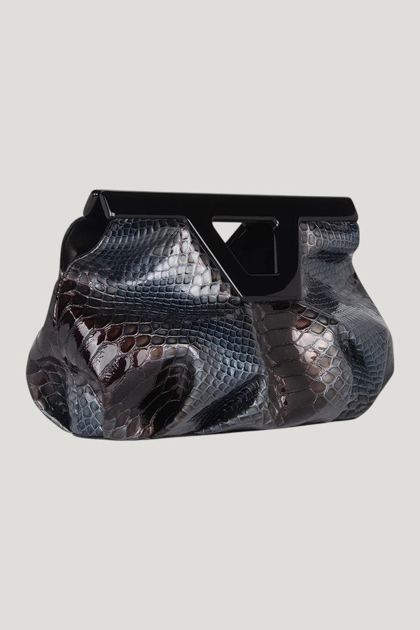 Georgia In Ombre Snake-Effect — model front